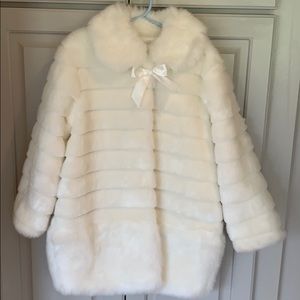 Beautiful white coat- girls- size 10